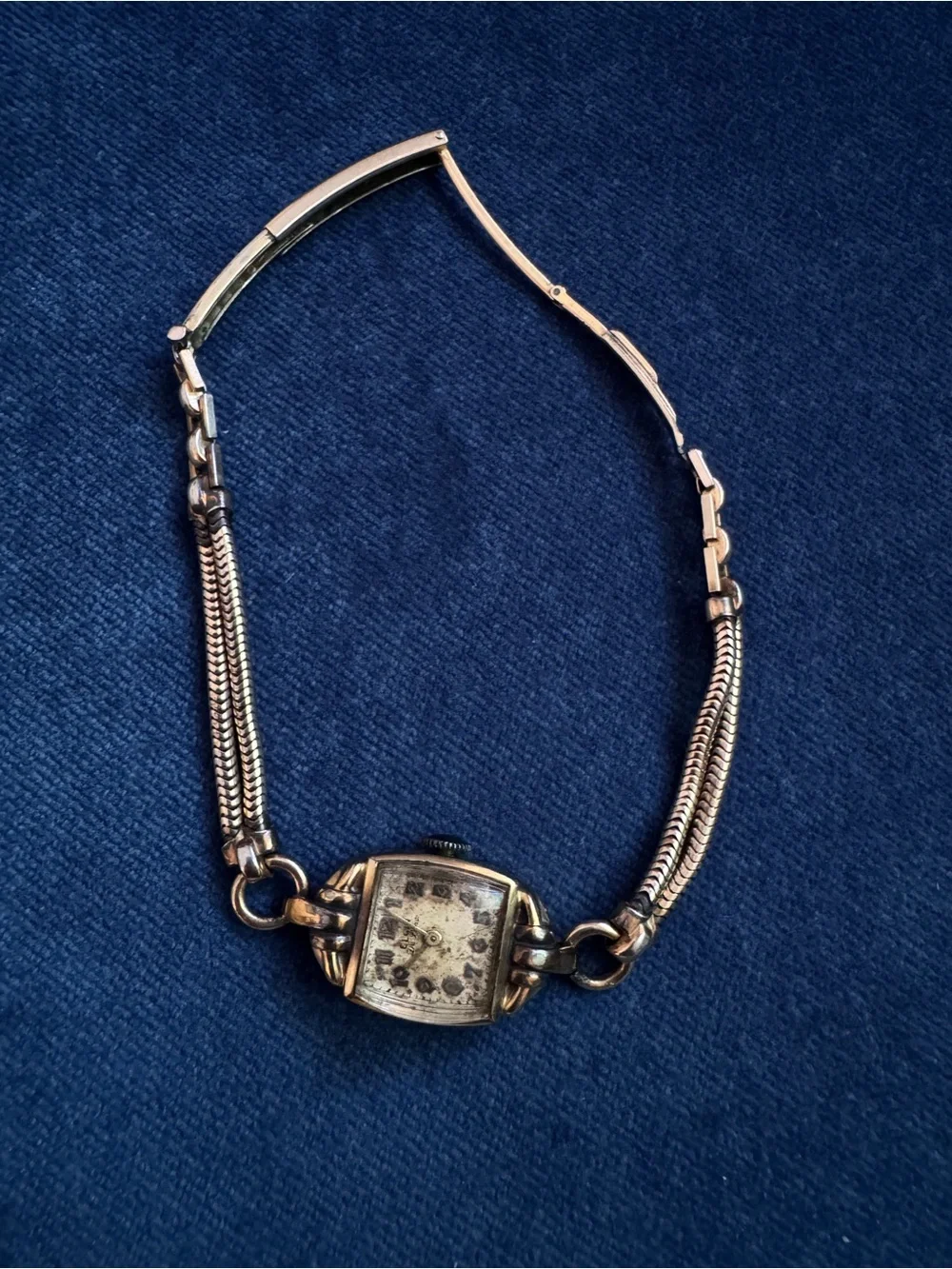 Gold-Tone Ladies Vintage Bracelet Watch